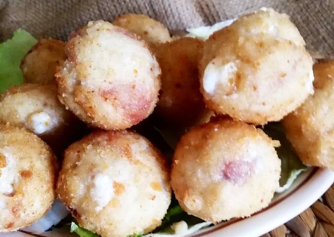 Polpette finger food di pollo con prosciutto crudo e provolone