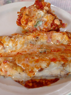 Una foto de Canelones de pollo y espinaca c/ salsa blanca