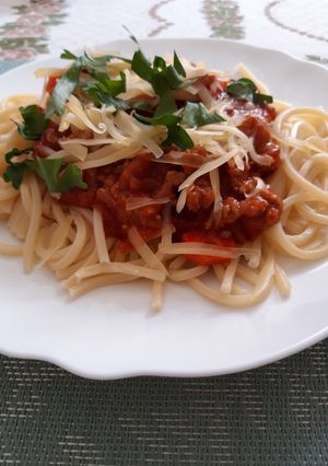 Zdjęcie przepisu Spaghetti z mięsem mielonym i sosem.