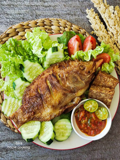 Foto resep Ikan Nila Goreng Bumbu Kuning