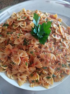 صورة لوصفة مكرونة بالخضار 😋😋 اسهل والذ طريقة