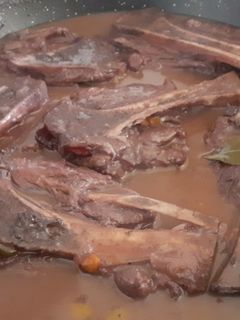 Una foto de Codillo en salsa de vino tinto⭐⭐⭐