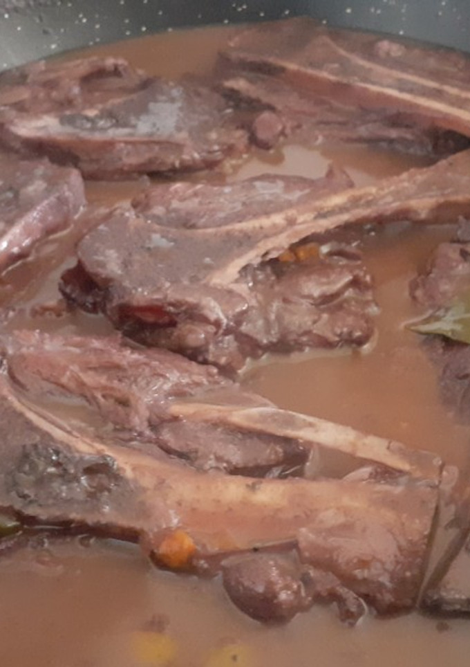 Una foto de Codillo en salsa de vino tinto⭐⭐⭐