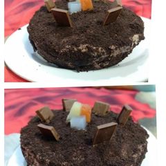 A picture of Tripe layer chocolate fudge cake.