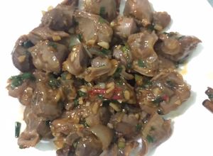 Hình của món Mề gà xào bơ tỏi ớt.