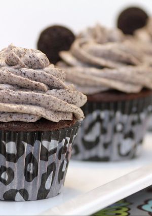 A picture of Oreo Cupcakes😍.