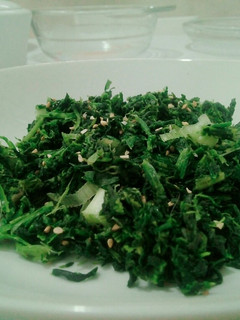 Una foto de Guarnición: Espinaca (Sigeumchi-namul) Cetogénica! (LCHF)