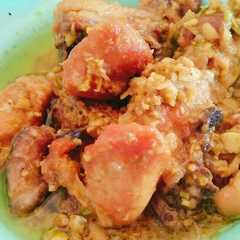 A picture of Ayam betutu.
