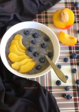 A picture of Blueberry Peach Chia Pudding.