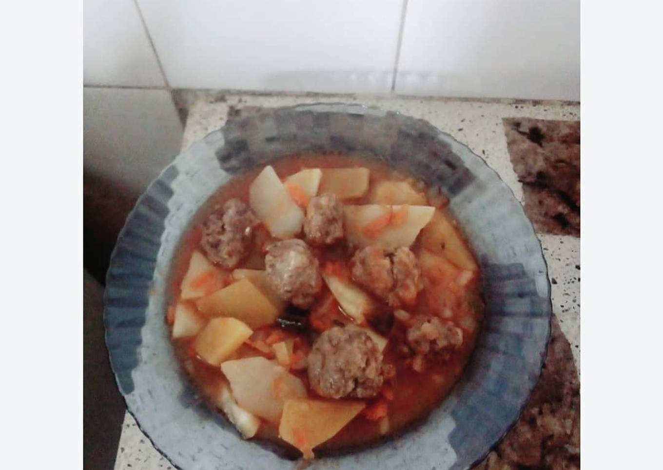 Albóndigas con estofado