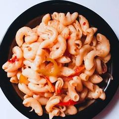 A picture of Macaroni.