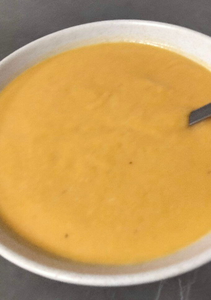 Una foto de Crema de calabaza y chayote