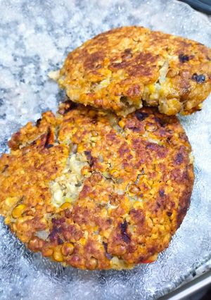 Una foto de Hamburguesas de garbanzos triturados y lentejas
