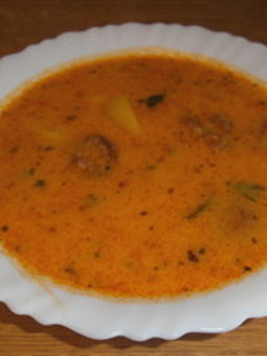 Magyaros burgonyaleves recept fotója