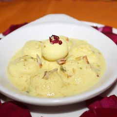 A picture of Anguri rasmalai.