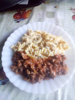 Una foto de Fideos con trocitos de carne