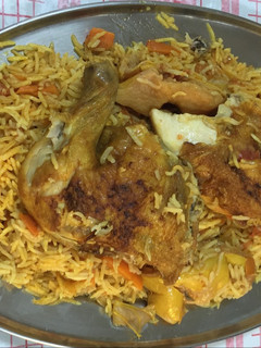 صورة لوصفة رز بخاري بالدجاج