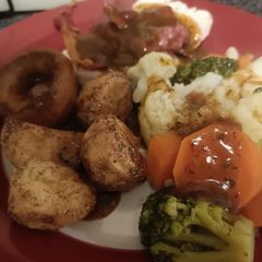 A picture of Chicken roast dinner.