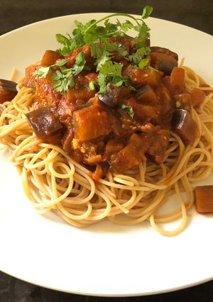 A picture of Easy spaghetti eggplant bolognese.