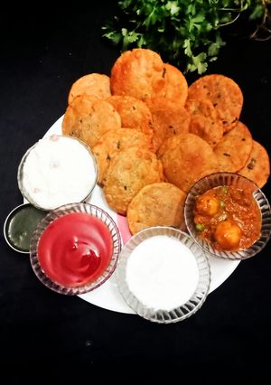 A picture of Urad Dal Masala Kachori.
