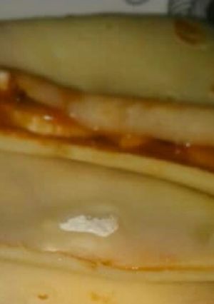 Una foto de Panqueque de dulce de leche con chips de chocolate blanco