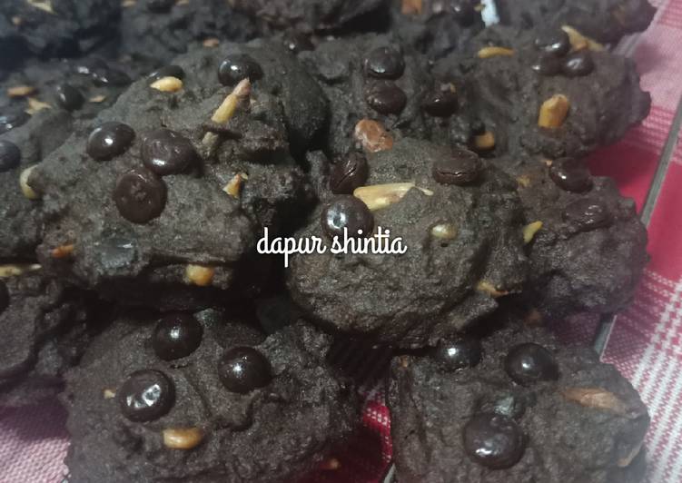 Kiat-kiat memasak Triple chocochips cookies gurih