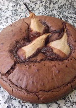 Una foto de Bizcocho de chocolate con peras