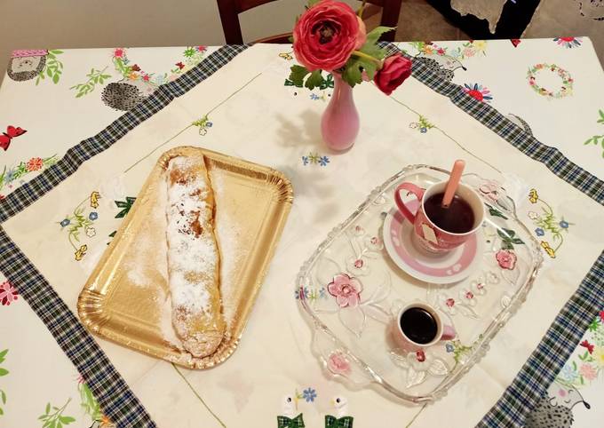 Ricetta di Qualsiasi notte della settimana Strudel happy birthday 🎈