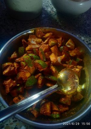 A picture of Mango aachar.