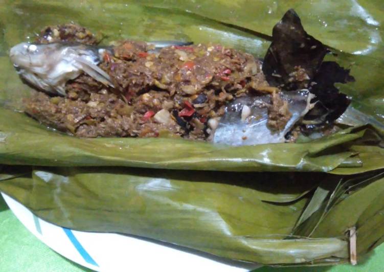 Bahan mengolah Pepes Ikan Cendil Bumbu kluwek Anti Gagal