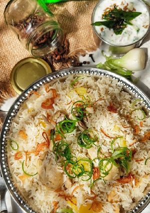 A picture of Chicken pulao.