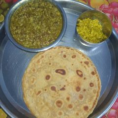 A picture of Jaggery(gur) Thepla with Moth Beans.