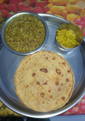 A picture of Jaggery(gur) Thepla with Moth Beans.
