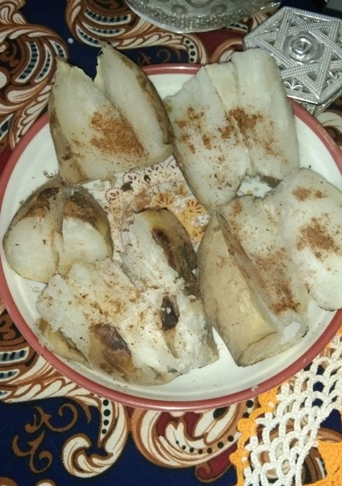 A picture of Tawa roasted shakarkandi.