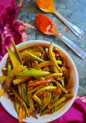 परवल भुजिया(parwal bhujiya recipe in Hindi) रेसिपी मुख्य फोटो