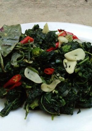 Foto resep Tumis Lembayung/ mbayung(daun kacang panjang) dan kenikir