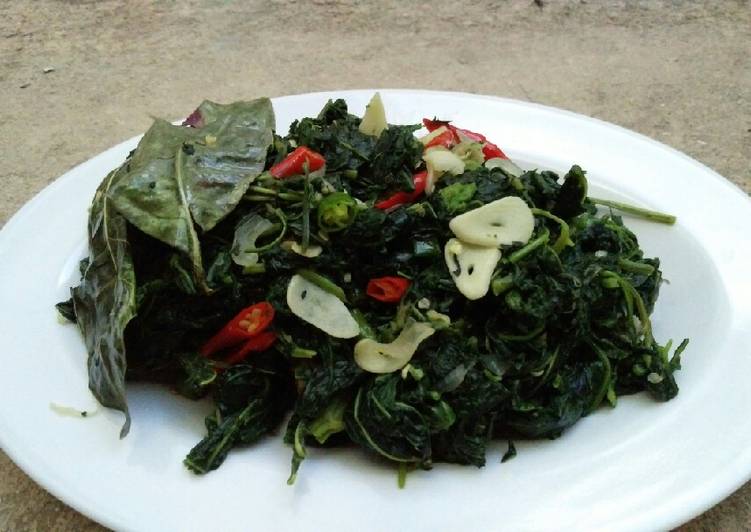 Tumis Lembayung/ mbayung(daun kacang panjang) dan kenikir