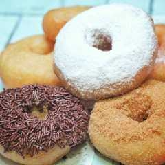 A picture of Donat kampung empuk + aneka topping.