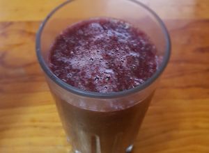 Una foto de Licuado de frutos rojos alto en fibra