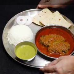 A picture of Mustard fish masala curry.
