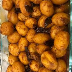 A picture of Khattay Aloo.