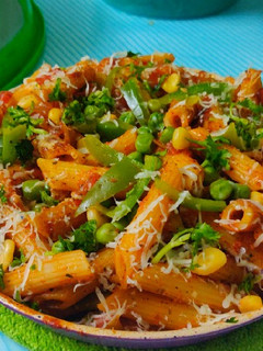 वेज पास्ता (Veg Pasta recipe in Hindi) रेसिपी मुख्य फोटो