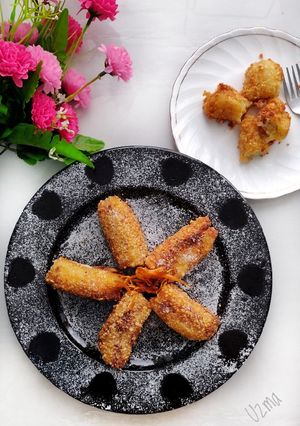A picture of Cheesy and Crispy Banana Fritters.