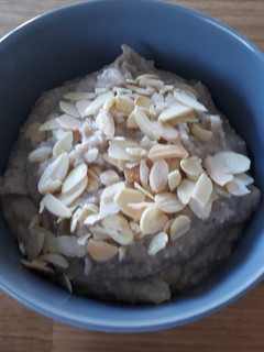 A picture of Coconut and banana oat bran porridge.