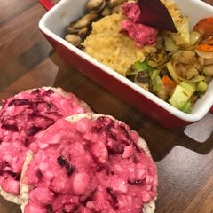 A picture of Colorful healthy dinner.
