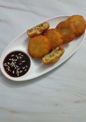 A picture of Stuffed Aloo Tikki.