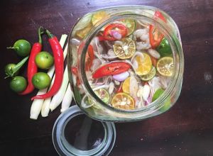 Hình của món Thịt Tai Đầu Heo Ngâm Sã Tắc.