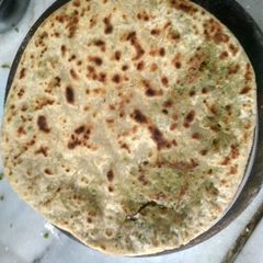 A picture of Peas paratha.