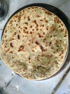 A picture of Peas paratha.