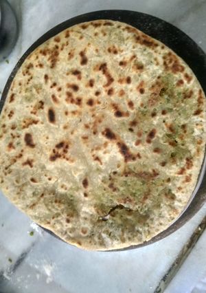 A picture of Peas paratha.